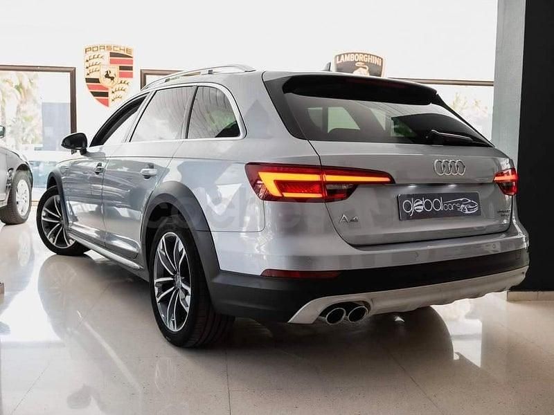 Usado Audi A4 Allroad 272 CV (200 kW) 2018 Gris / plata Familiar
