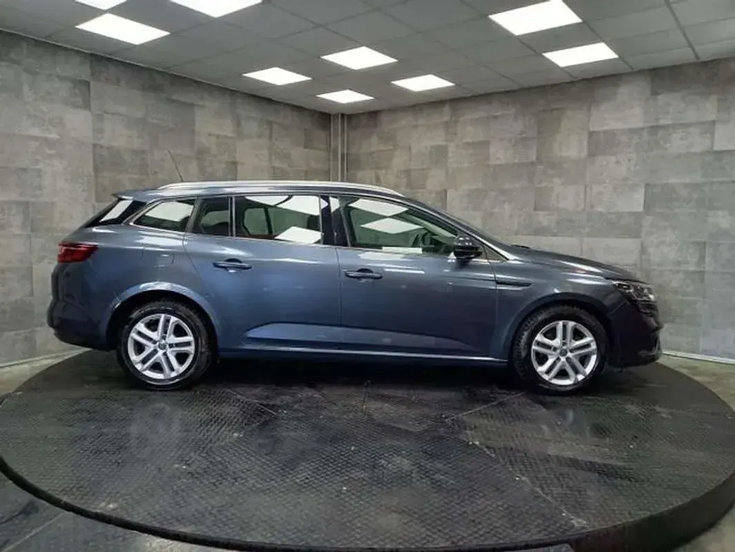 Usado Renault Mégane GrandTour 116 CV (85 kW) 2020 Gris Familiar
