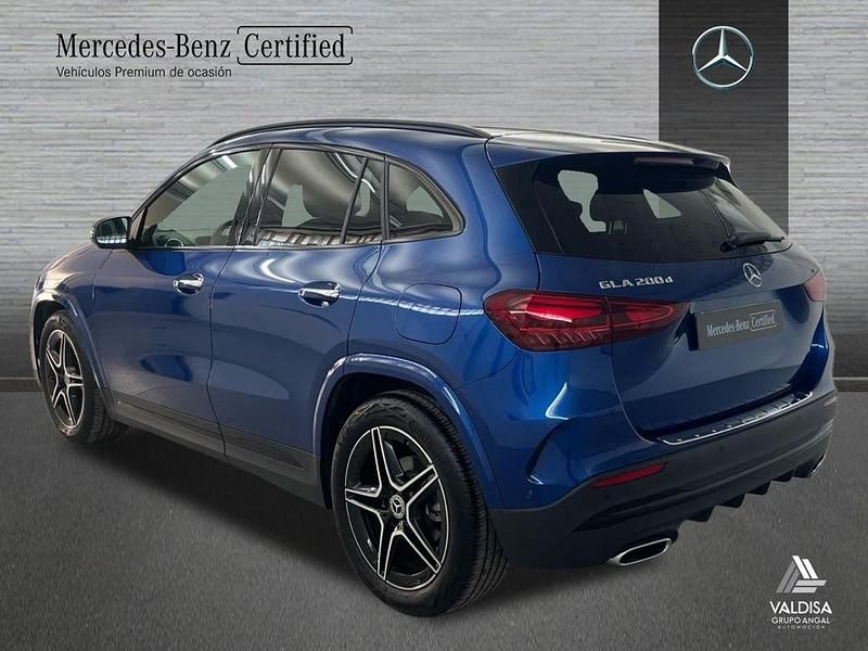 Usado Mercedes GLA200 AMG line 150 CV (110 kW) 2024 Azul espectra SUV