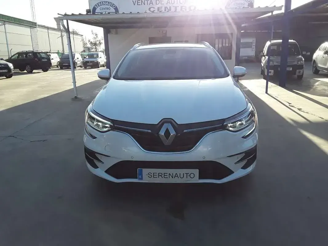 Usado Renault Mégane GrandTour Techno 116 CV (85 kW) 2022 Blanco Familiar