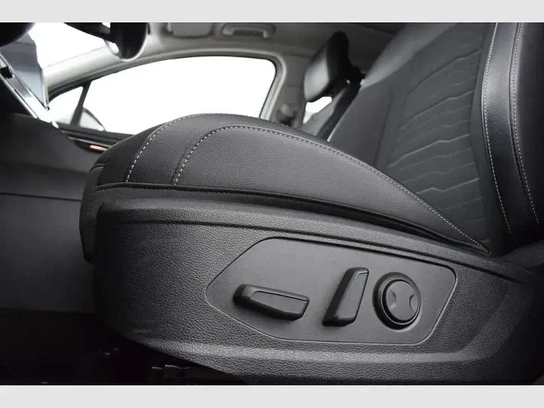 Usado Kia Sportage 232 CV (170 kW) 2023 Negro SUV