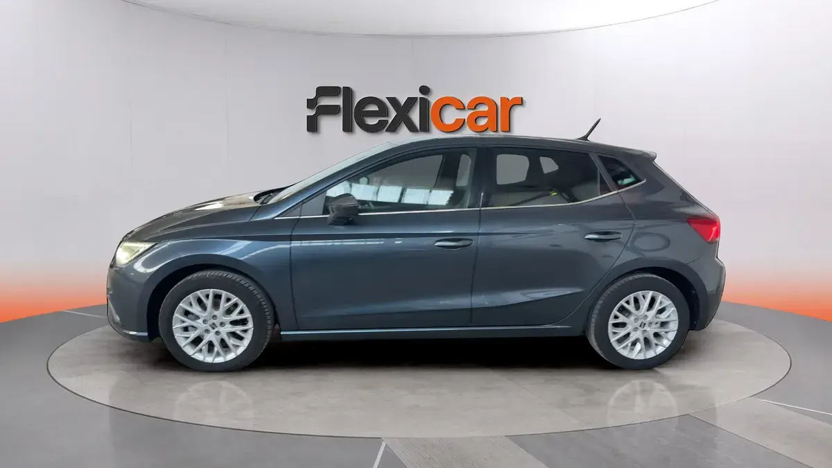 Usado Seat Ibiza XCELLENCE 116 CV (85 kW) 2024 Gris Utilitario