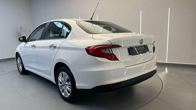 Usado Fiat Tipo Easy 95 CV (69 kW) 2017 Blanco Familiar