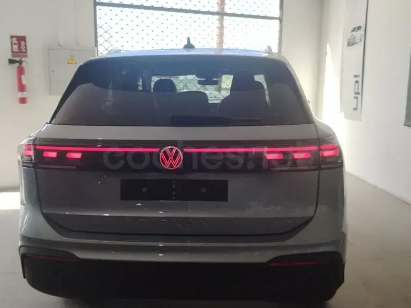 Nuevo VW Tiguan 150 CV (110 kW) 2026 Gris / plata SUV