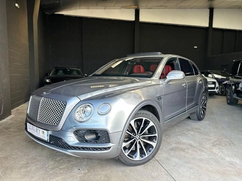 Usado Bentley Bentayga 608 CV (447 kW) 2017 Gris / plata SUV