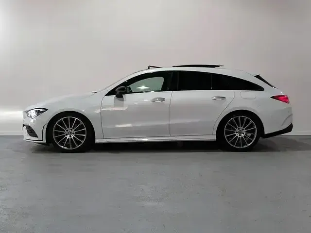 Usado Mercedes CLA200 163 CV (119 kW) 2020 Blanco Familiar