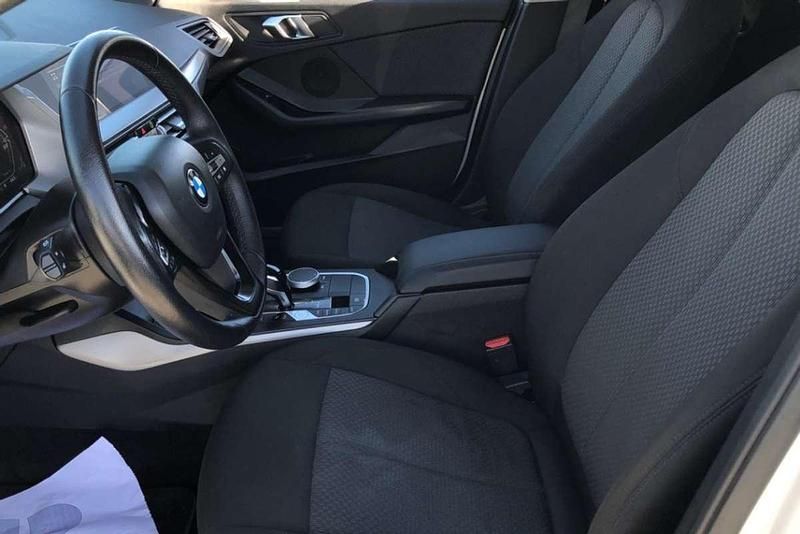 Usado BMW 118 Comfort Edition 150 CV (110 kW) 2024 Blanco Utilitario