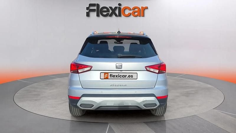 Usado Seat Arona Xperience 110 CV (80 kW) 2022 Gris SUV