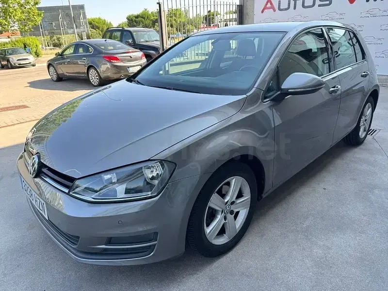 Usado VW Golf VII Sportline 105 CV (77 kW) 2014 Gris / plata Berlina