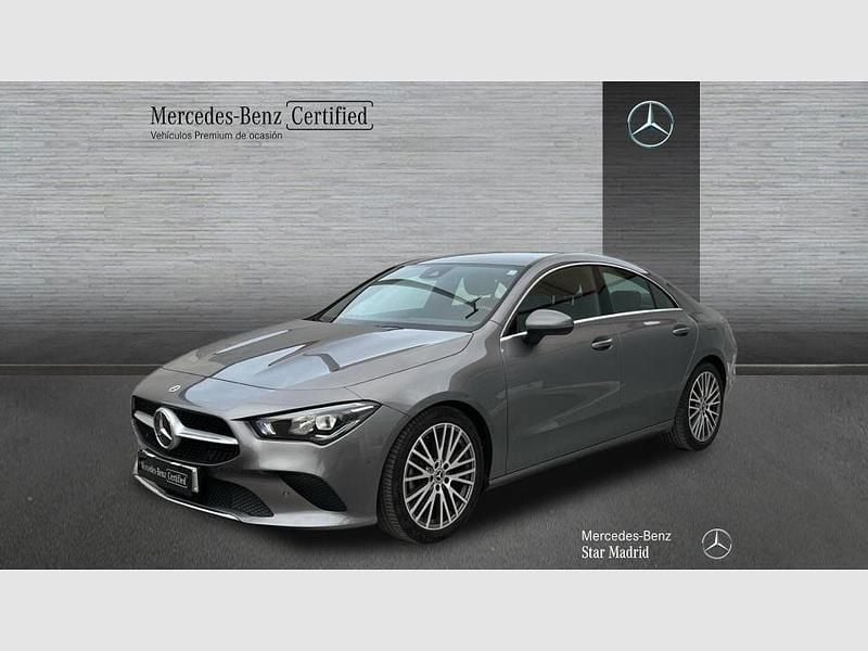 Gris / plata Usado 2022 Mercedes CLA200 Berlina | 31.990 € (Buen precio) - Imagen 1/4