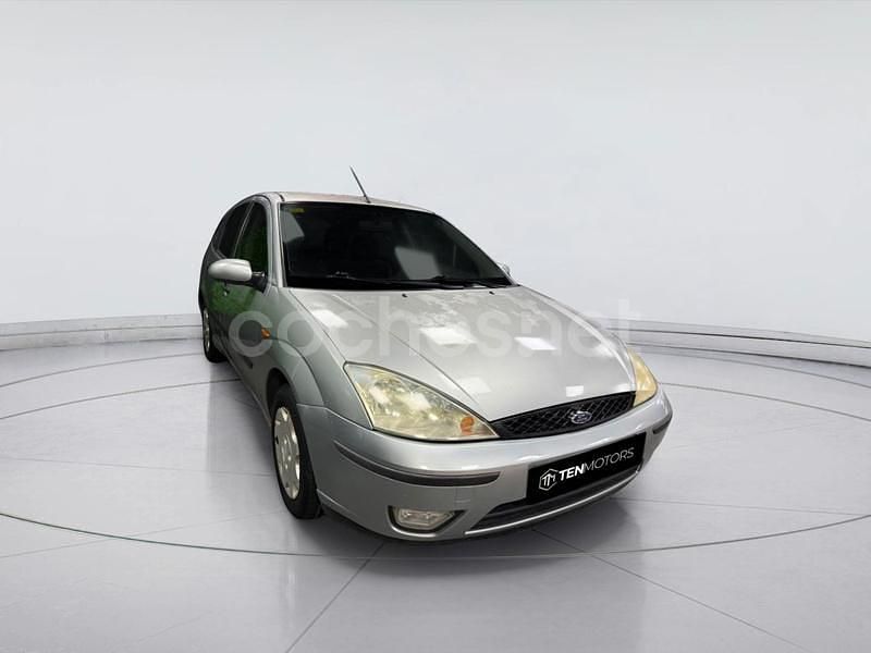 Gris / plata Usado 2004 Ford Focus Ghia Familiar | 1999 € (Precio justo) - Imagen 1/4