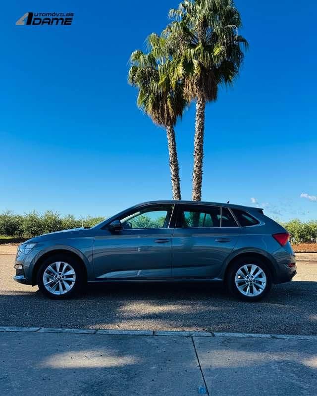 Usado Skoda Scala Ambition 110 CV (80 kW) 2023 Gris Utilitario