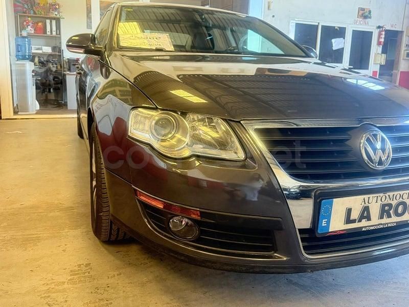 Usado VW Passat Advance 110 CV (80 kW) 2009 Gris / plata Berlina