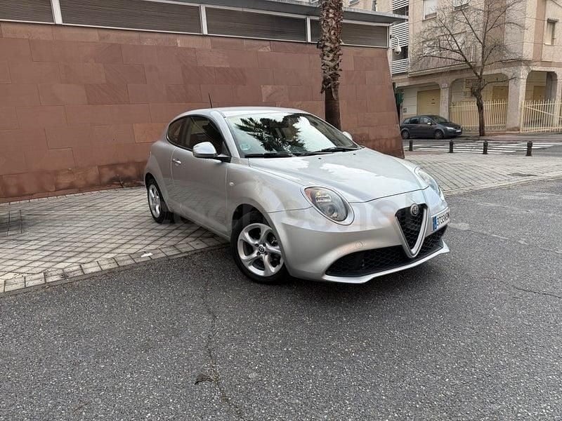 Usado Alfa Romeo MiTo 78 CV (57 kW) 2017 Gris / plata Utilitario