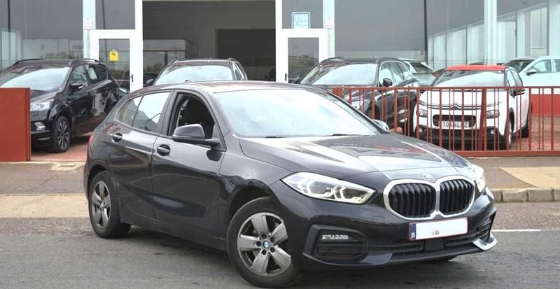 Usado BMW 116 Comfort Edition 116 CV (85 kW) 2021 Negro Utilitario