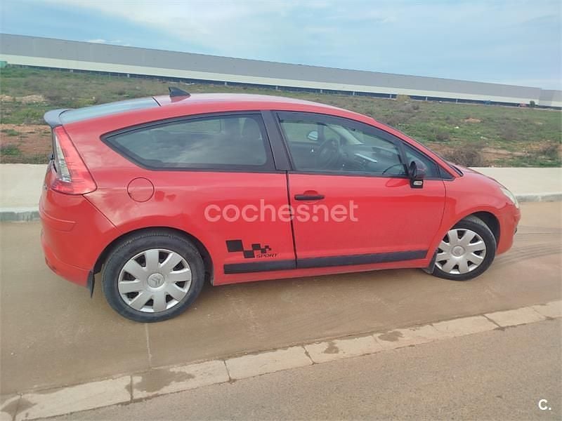 Usado Citroën C4 90 CV (66 kW) 2009 Rojo Berlina
