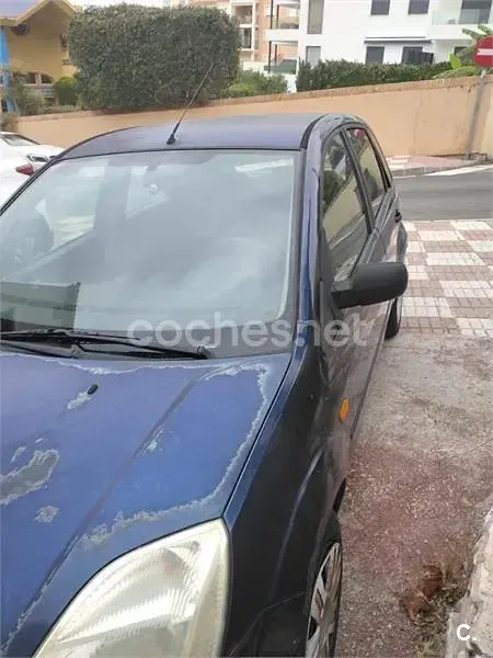 Usado Ford Fiesta Trend 80 CV (58 kW) 2003 Azul Utilitario