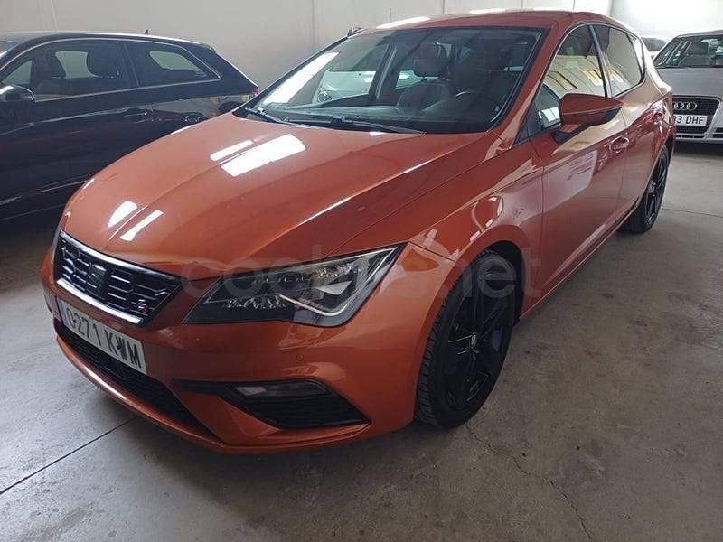 Usado Seat Leon FR 150 CV (110 kW) 2019 Naranja Berlina
