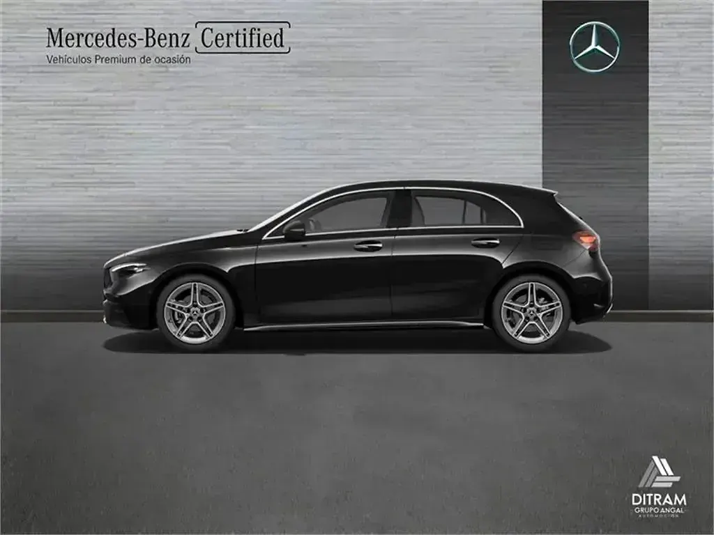 Usado Mercedes A180 136 HP (100 kW) 2025 Preto Sedan