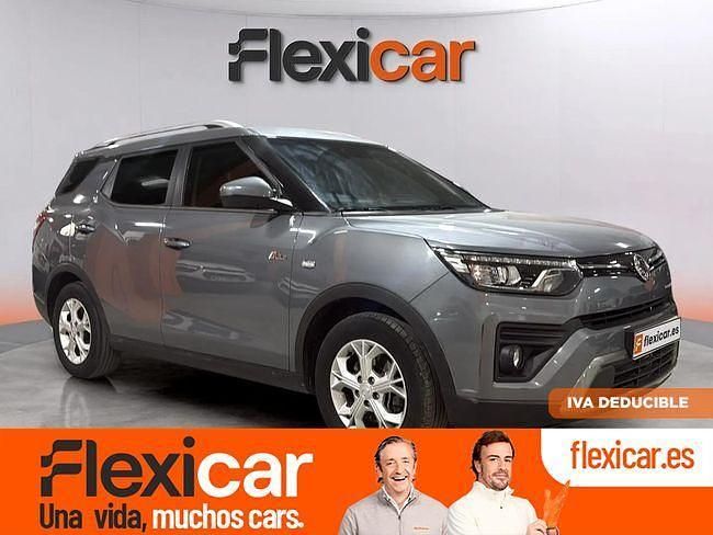 Gris Usado 2023 Ssangyong (KGM) Tivoli SUV | 15.190 € (Precio justo) - Imagen 1/4