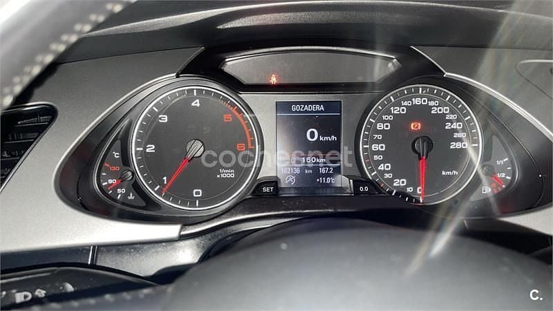 Usado Audi A4 120 CV (88 kW) 2012 Negro Berlina