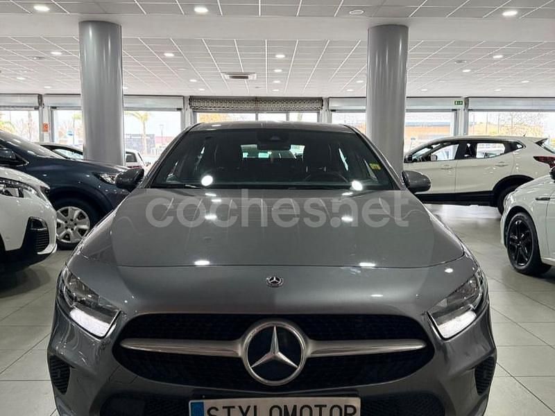 Gris / plata Usado 2019 Mercedes A180 Berlina | 20.999 € (Precio justo) - Imagen 1/4