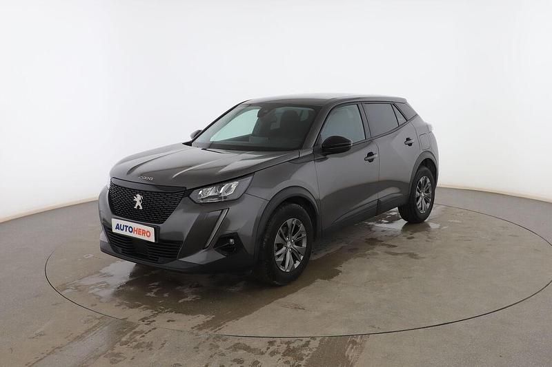 Usado Peugeot 2008 Active 101 CV (74 kW) 2022 Gris SUV