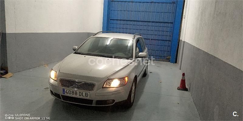 Gris / plata Usado 2005 Volvo V50 Kinetic Familiar | 1300 € (Super precio) - Imagen 1/4