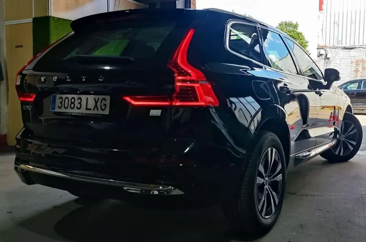 Usado Volvo XC60 Inscription 351 CV (258 kW) 2022 Negro SUV