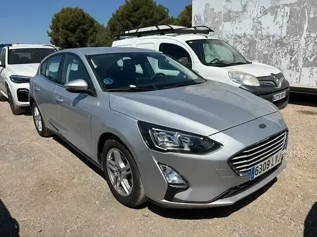 Usado Ford Focus Trend+ 125 CV (91 kW) 2021 Gris Utilitario