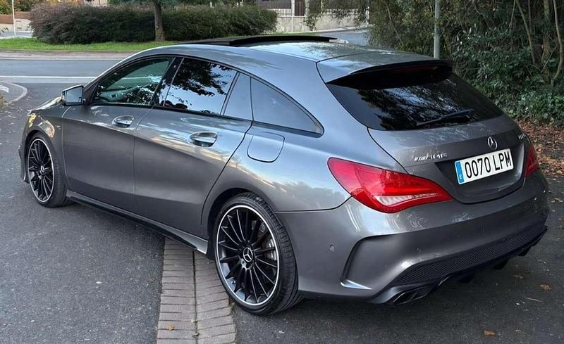 Usado Mercedes CLA45 AMG Shooting Brake AMG 381 CV (280 kW) 2016 Gris / plata Familiar