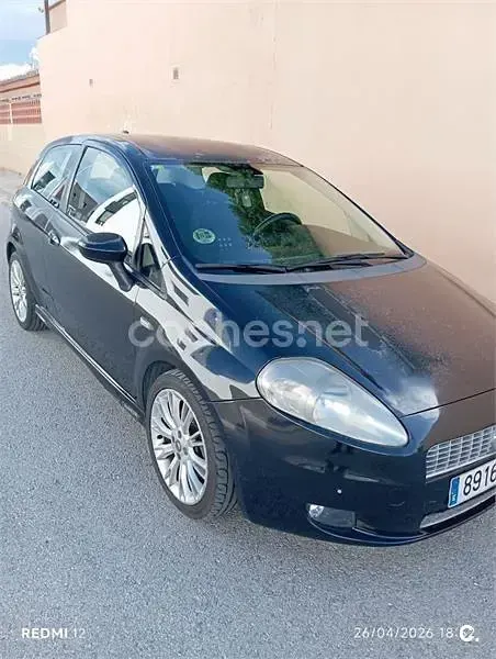 Usado Fiat Grande Punto Sport 130 CV (95 kW) 2006 Negro Utilitario