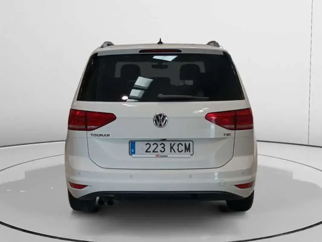 Usado VW Touran Advance 150 CV (110 kW) 2017 Blanco Monovolumen