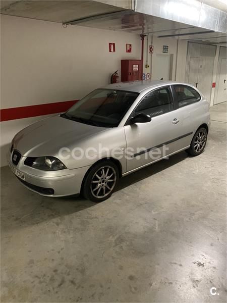 Gris / plata Usado 2003 Seat Ibiza Stella Berlina | 2200 € (Precio justo) - Imagen 1/2