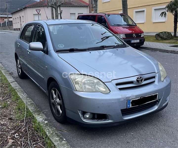 Usado Toyota Corolla Sol 110 CV (80 kW) 2005 Gris / plata Berlina