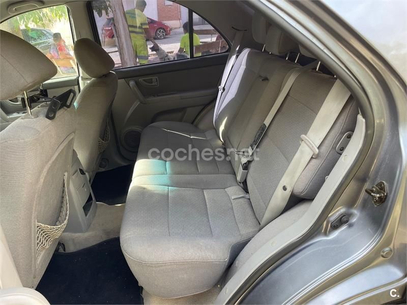 Gris / plata Usado 2006 Kia Sorento EX SUV | 5700 € (Precio justo) - Imagen 1/4