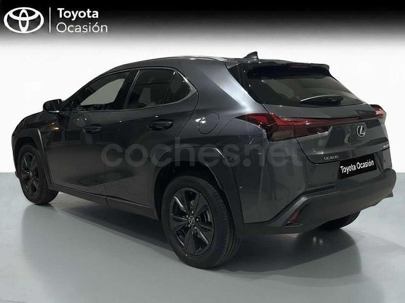 Usado Lexus UX 199 CV (146 kW) 2024 Gris / plata SUV