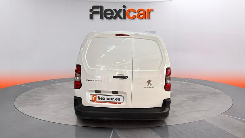 Usado Peugeot Partner Active 100 CV (73 kW) 2021 Blanco Monovolumen