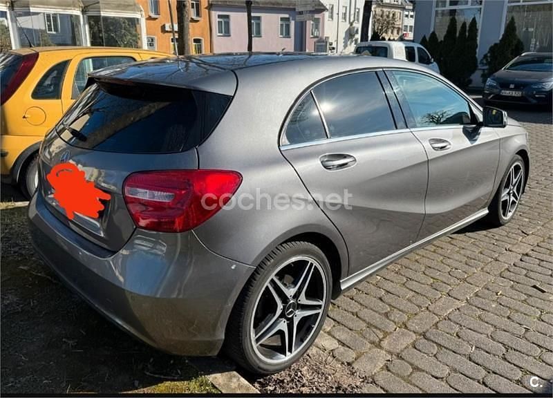 Usado Mercedes A180 Urban 122 CV (89 kW) 2015 Gris / plata Berlina