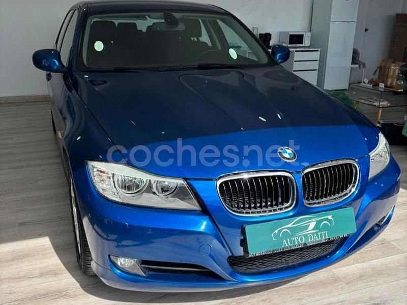 Usado BMW 318 143 CV (105 kW) 2010 Azul Berlina