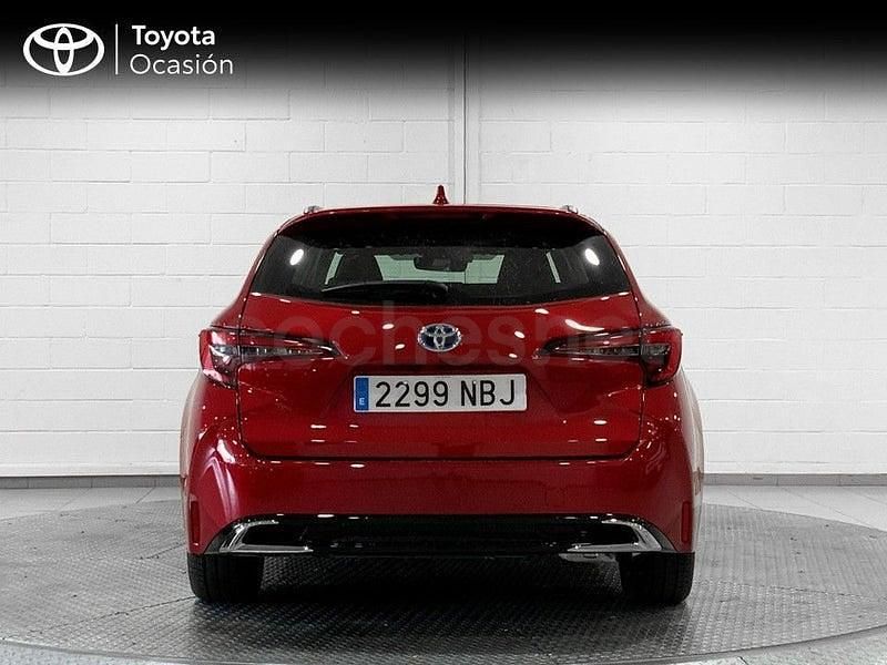 Usado Toyota Corolla Active 140 CV (102 kW) 2025 Rojo Familiar