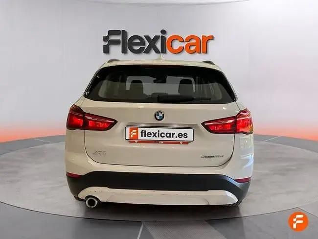 Używany BMW X1 116 KM (85 kW) 2021 Biały SUV