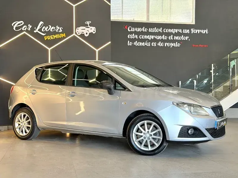 Usado Seat Ibiza Style 105 CV (77 kW) 2011 Gris / plata Berlina