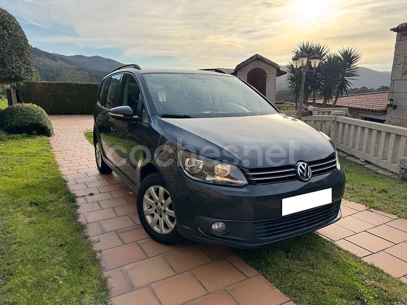 Gris / plata Usado 2014 VW Touran Edition Monovolumen | 12.990 € (Precio justo) - Imagen 1/4