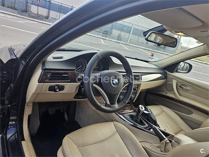 Usado BMW 320 170 CV (125 kW) 2009 Negro Familiar