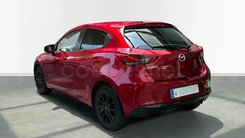 Usado Mazda 2 Signature 90 CV (66 kW) 2023 Rojo Utilitario