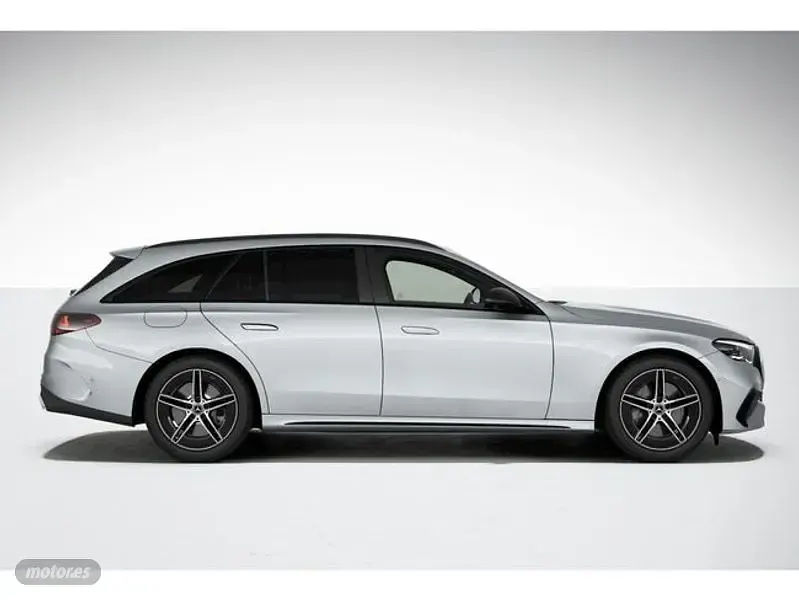 Usado Mercedes E300 312 CV (229 kW) 2024 Plateado Berlina