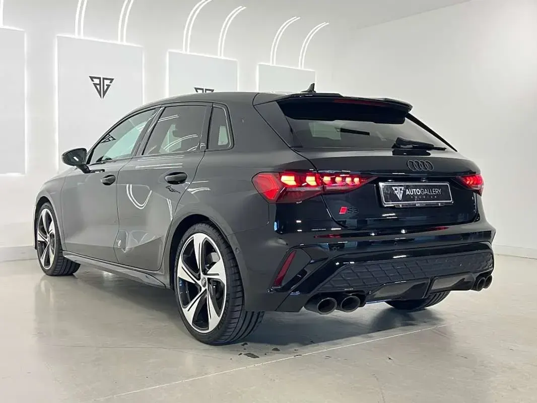 Usado Audi S3 Sportback 333 CV (244 kW) 2024 Negro Utilitario