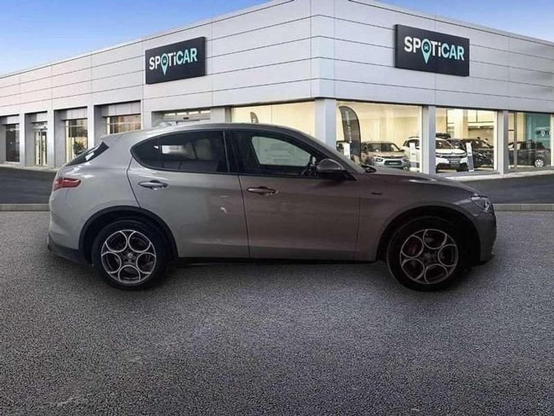 Usado Alfa Romeo Stelvio Sprint 192 CV (141 kW) 2021 Gris SUV