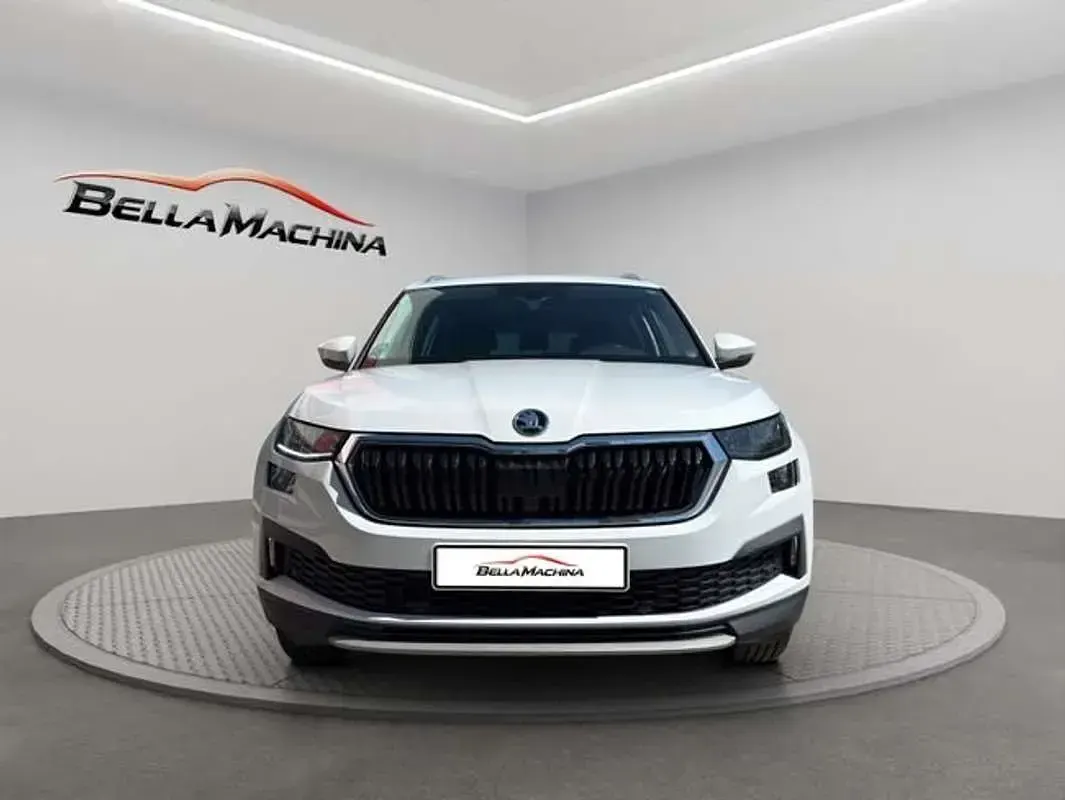 Begagnad Skoda Kodiaq Ambition 150 HK (110 kW) 2022 Vit SUV